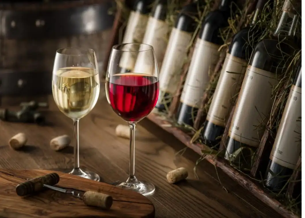 Erlesene Weinauswahl mit Rot- und Weisswein zum Grillabend